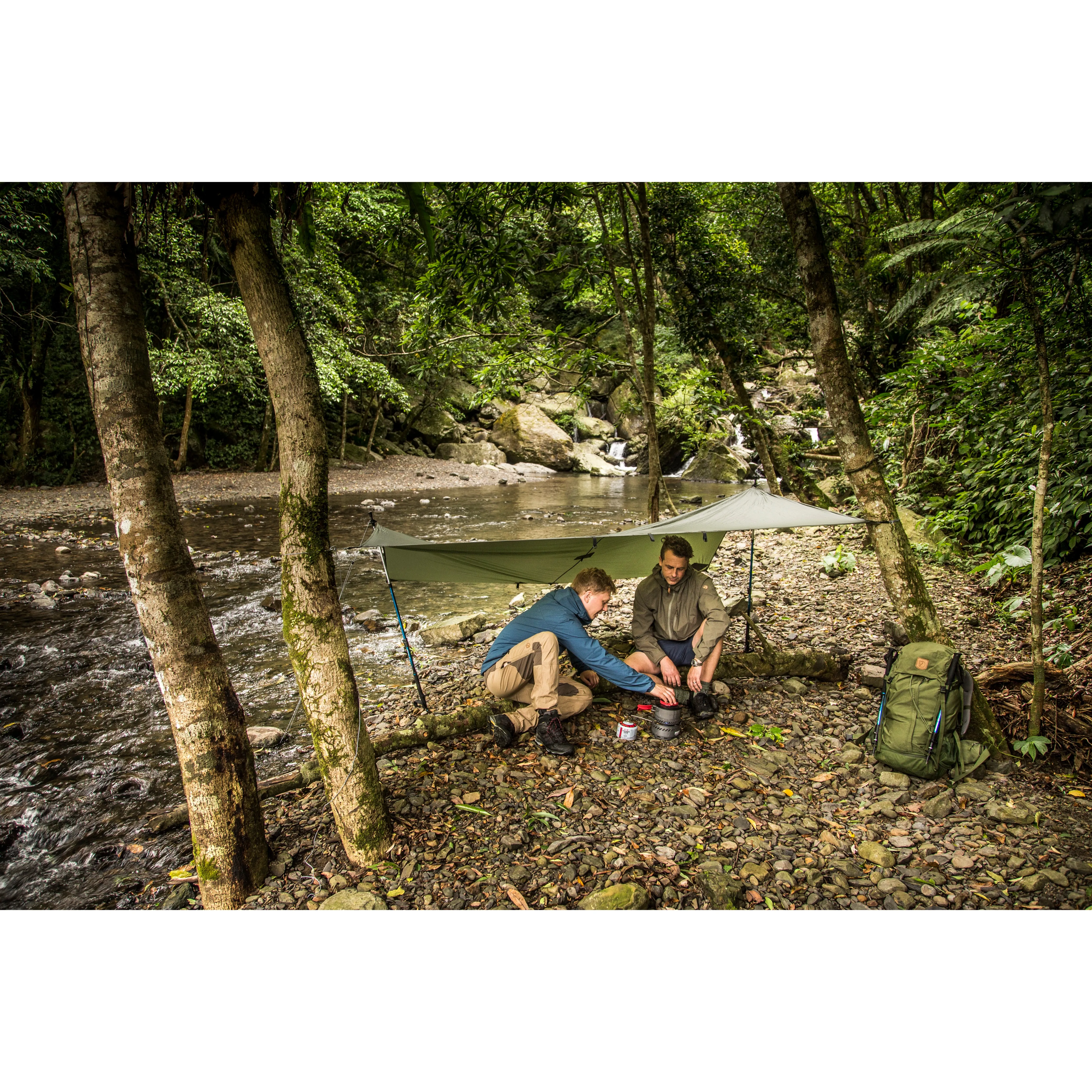 Fjällräven Abisko Tarp Large Pine Green | Buy Fjällräven Abisko Tarp Large Pine Green here | Outnorth